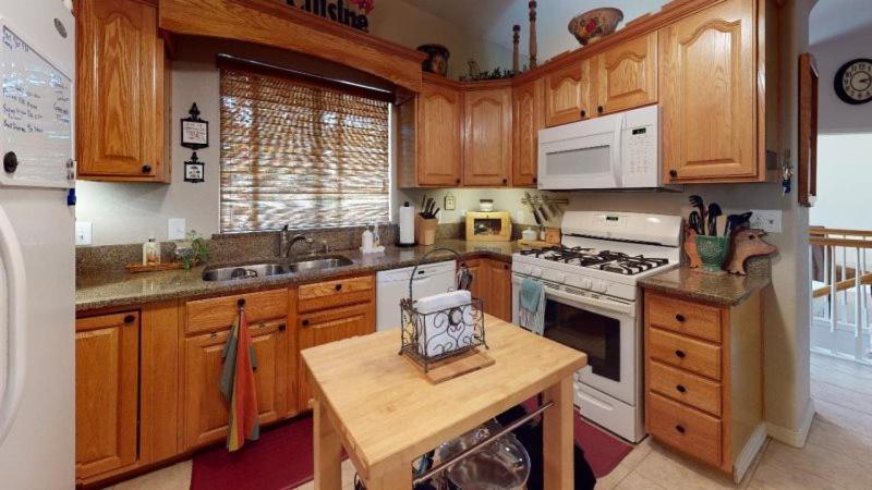 120 Winding Meadow By Vacation Rentals For You Monument Buitenkant foto